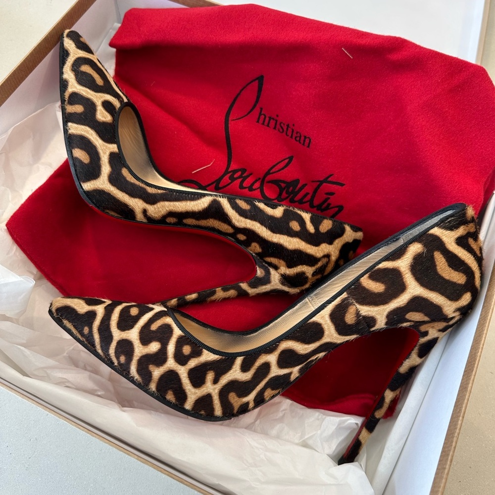 Christian Louboutin So Kate Leopard